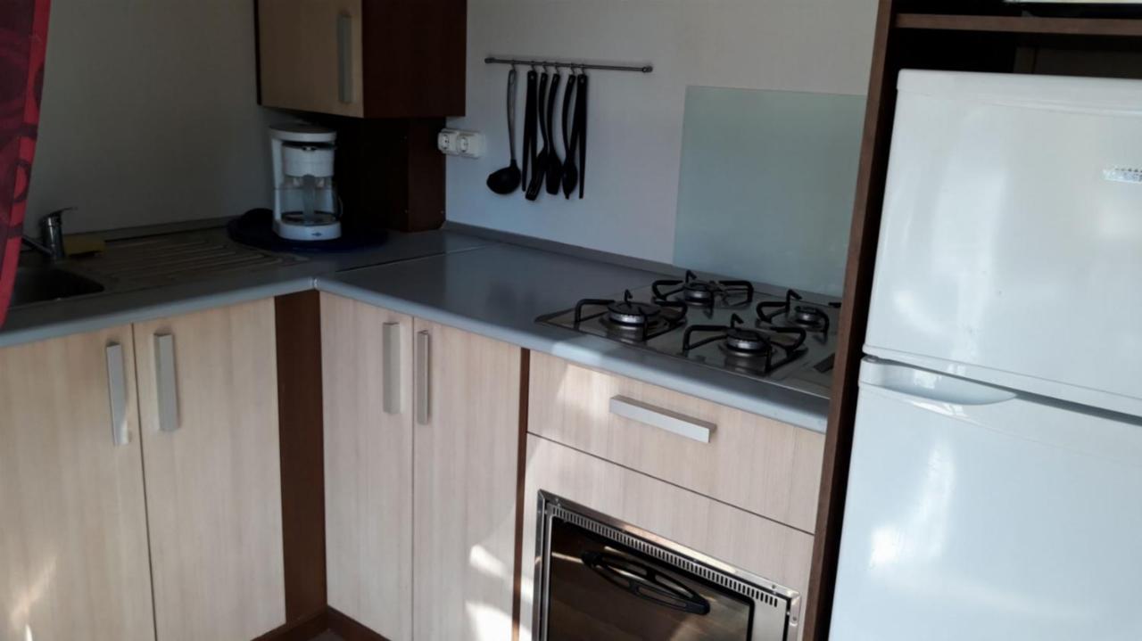 Camping Le Pre Saint-Andre Souvignargues Buitenkant foto
