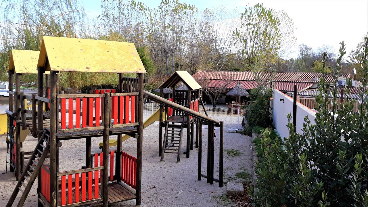 Camping Le Pre Saint-Andre Souvignargues Buitenkant foto